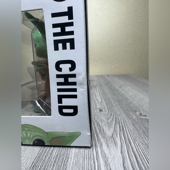 Funko Pop! Vinyl: Star Wars Mandalorian - The Child #368 - Picture 7 of 8